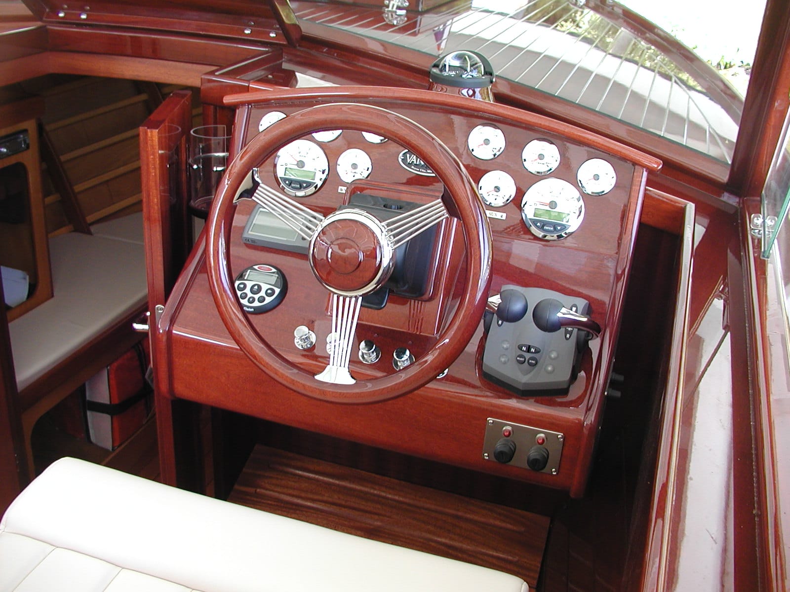 Classic console detailing on Chocolate Chip 3