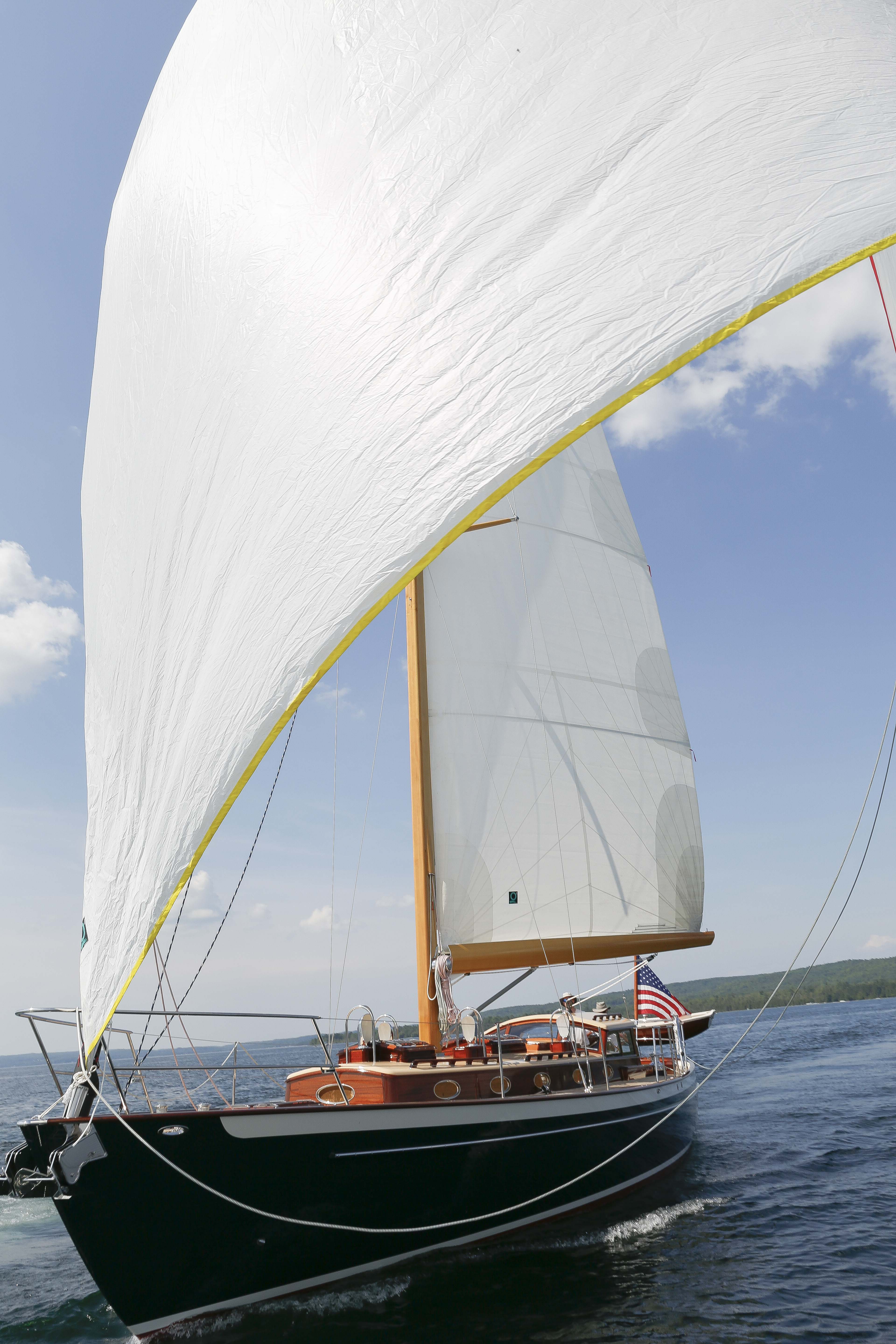 Italmas forward port with sails full