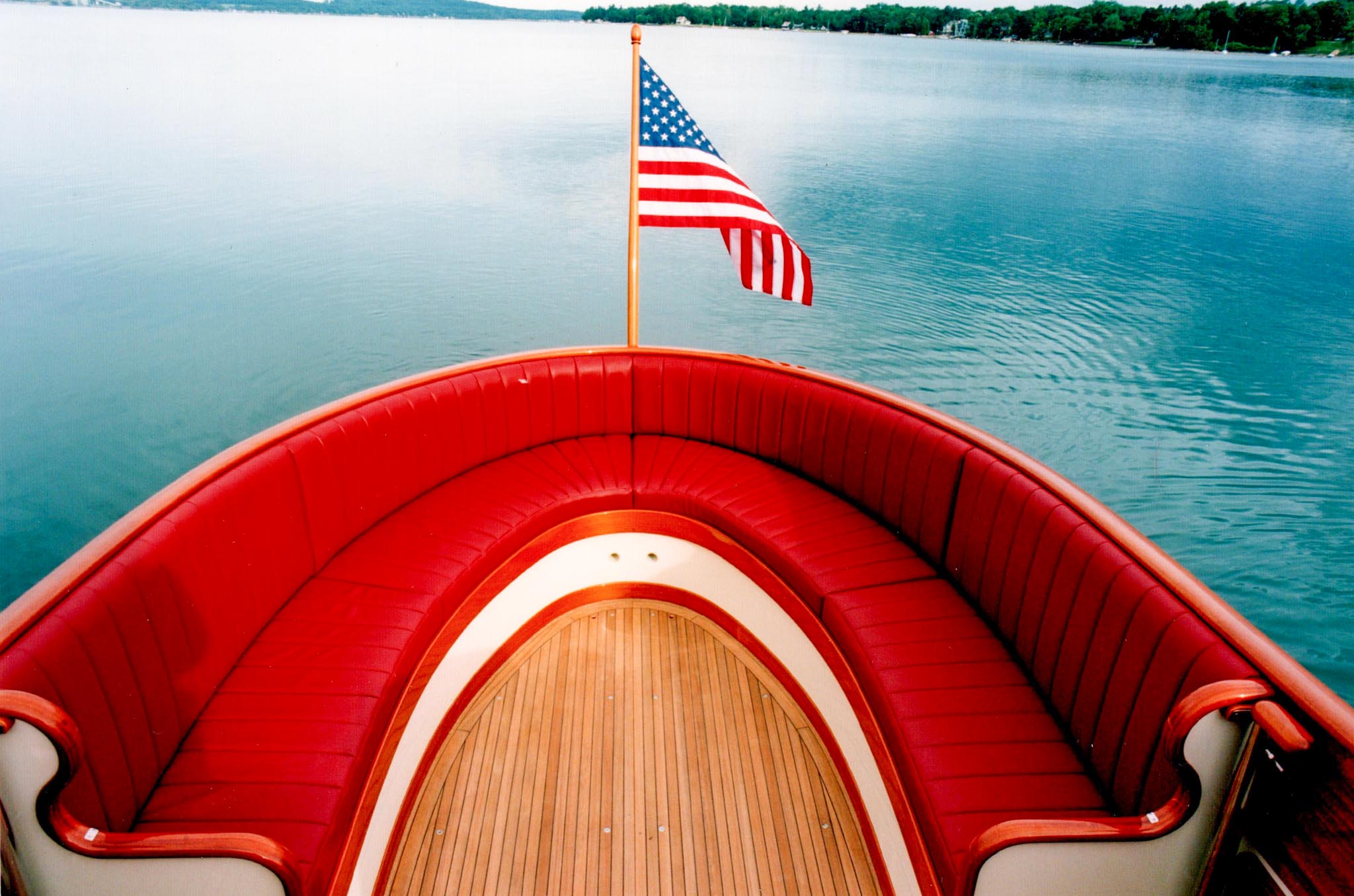 Custom curves in the seating of Geronimo